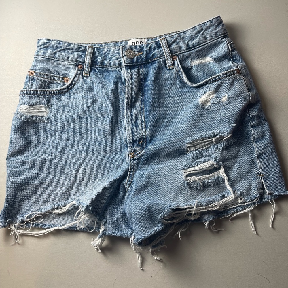 Urban Outfitters BDG Denim Shorts Size 29